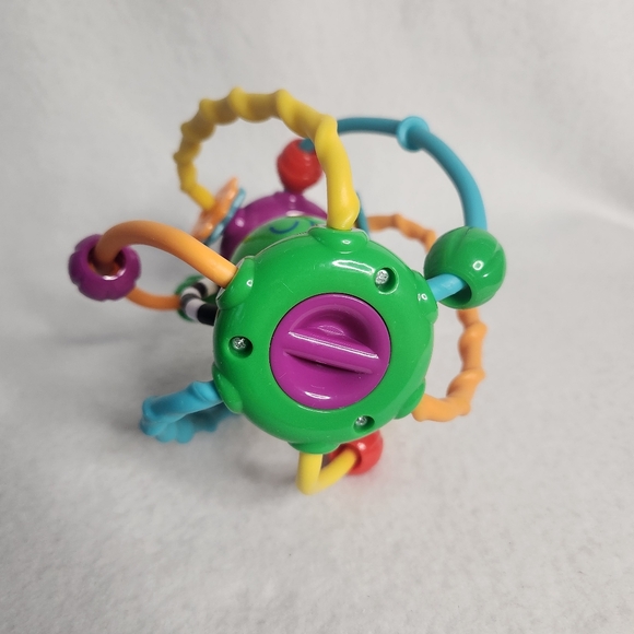VTech Lil' Critters Shake, Wobble Busy Ball, Fisher-Price Poppity Pop Turtle Set - Picture 8 of 14